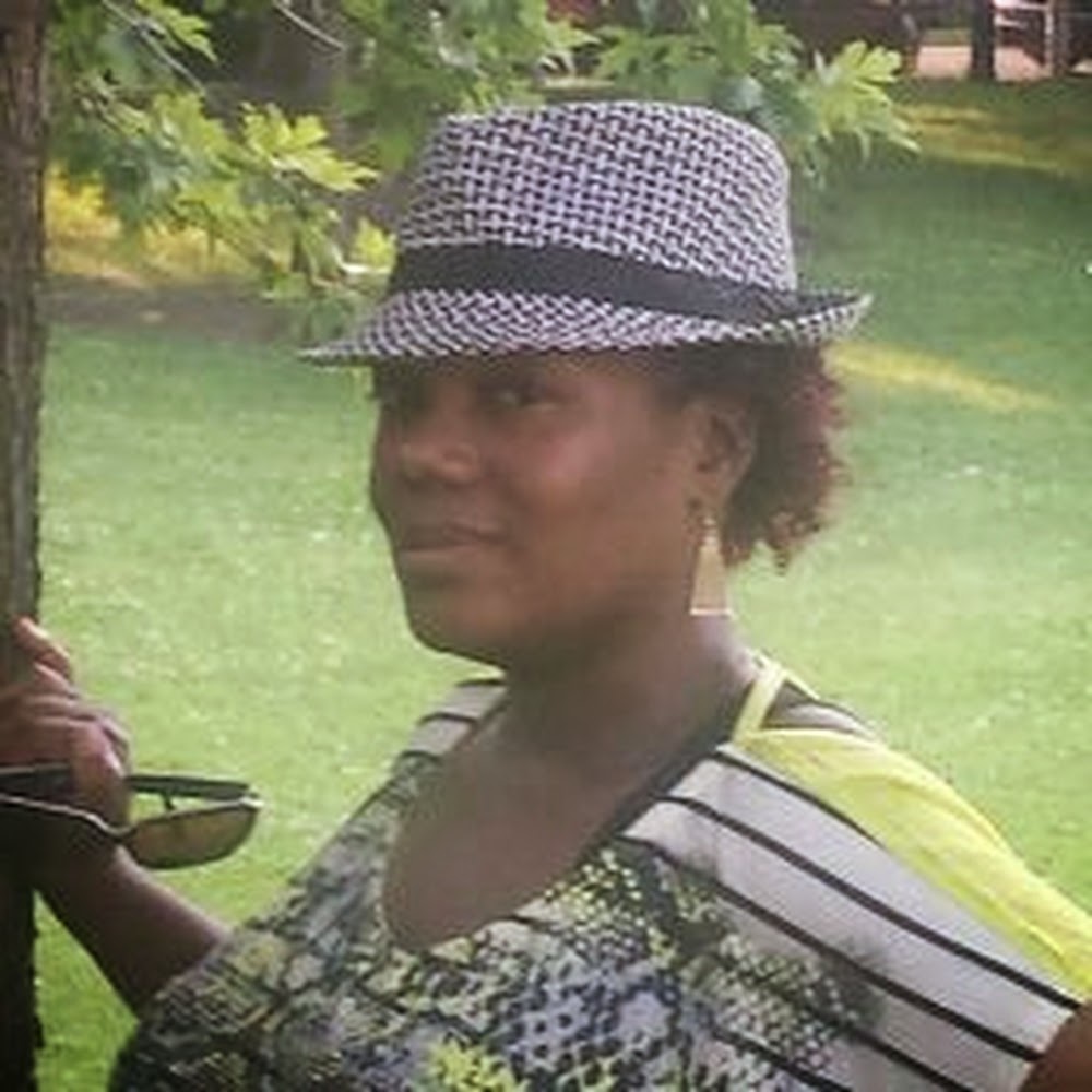 Meet your Posher, Linda